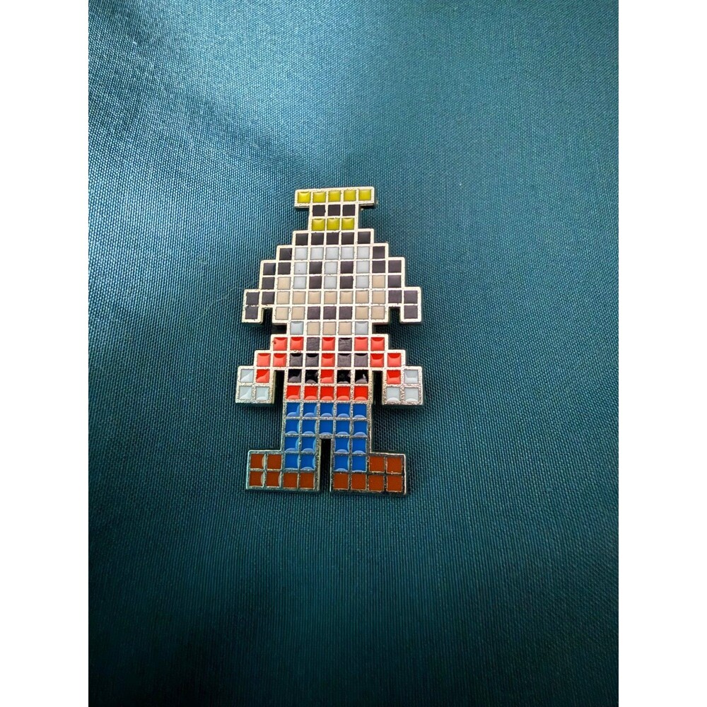 2017 Disney 8-Bit Goofy Digital Pixelated Trading Pin